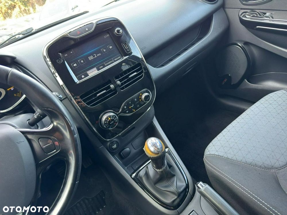 Renault Clio - 17
