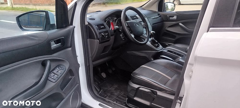 Ford Kuga - 13