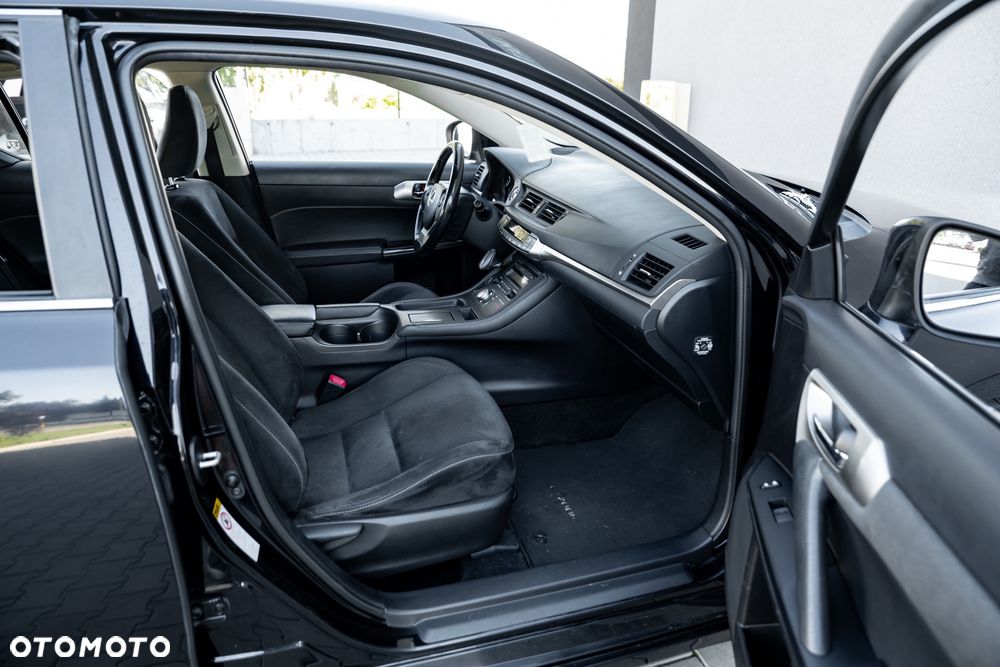 Lexus CT 200h - 21