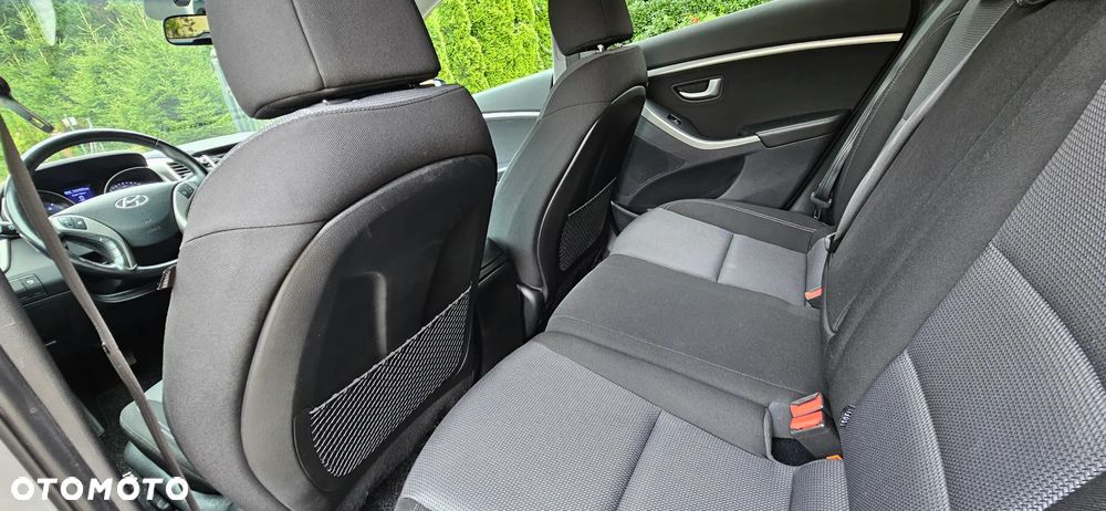 Hyundai i30 blue Kombi 1.6 CRDi Classic Navigation - 22