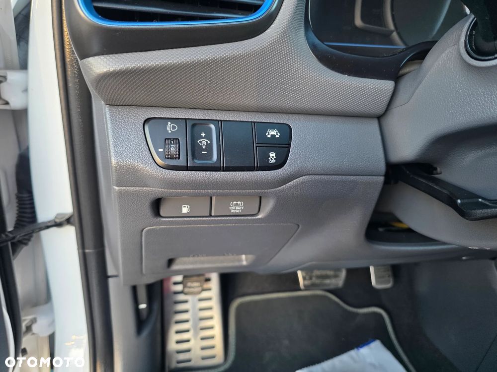Hyundai IONIQ 1.6 GDI Premium - 27