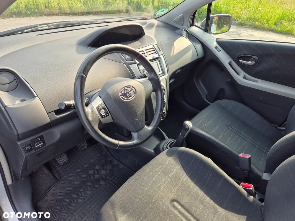 Toyota Yaris - 6