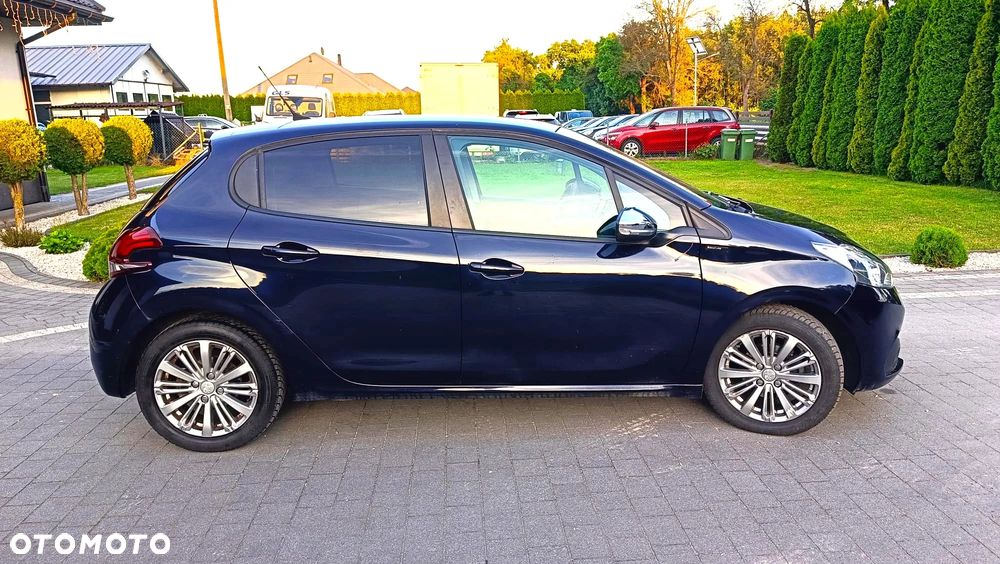 Peugeot 208 1.2 PureTech GPF Signature S&S - 10