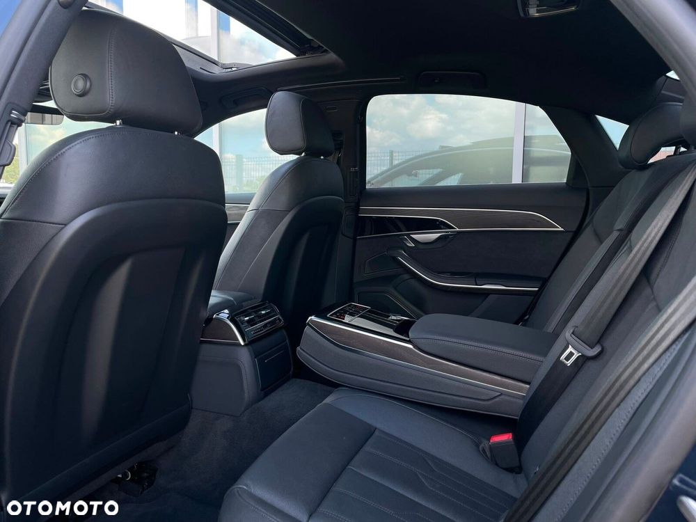 Audi A8 - 12