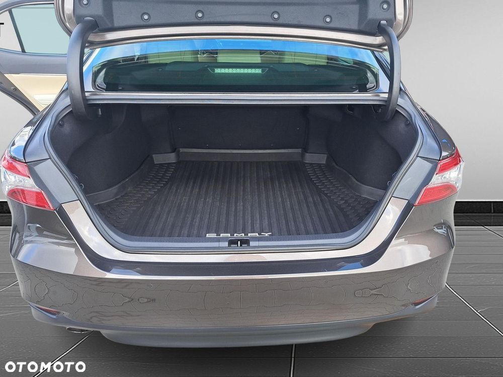 Toyota Camry 2.5 Hybrid Executive CVT - 25