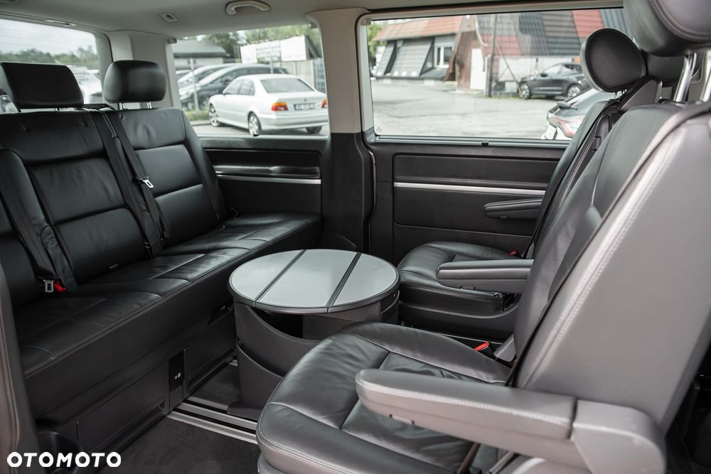 Volkswagen Multivan - 24