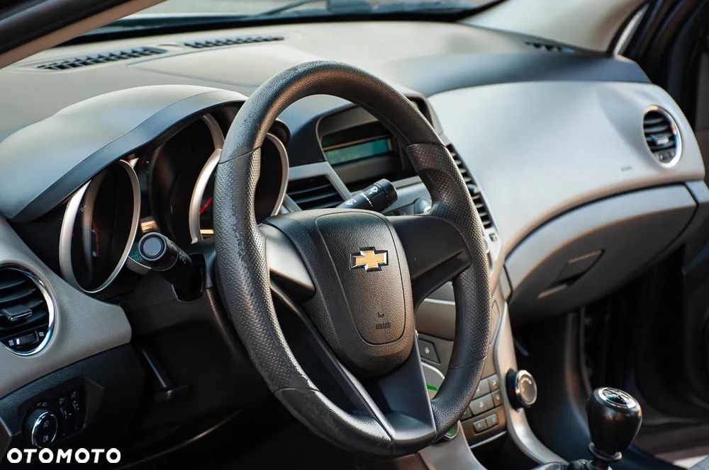 Chevrolet Cruze 1.6 - 24