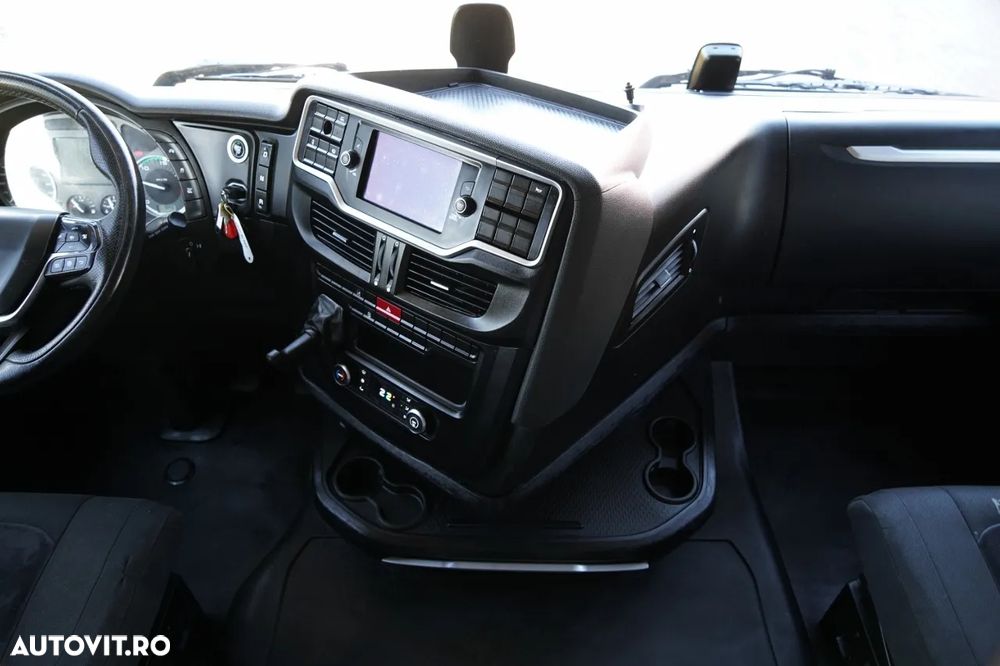 Iveco S-WAY / 460 / RETARDER / LNG / MEGA / PLATĂ JOSĂ / - 30