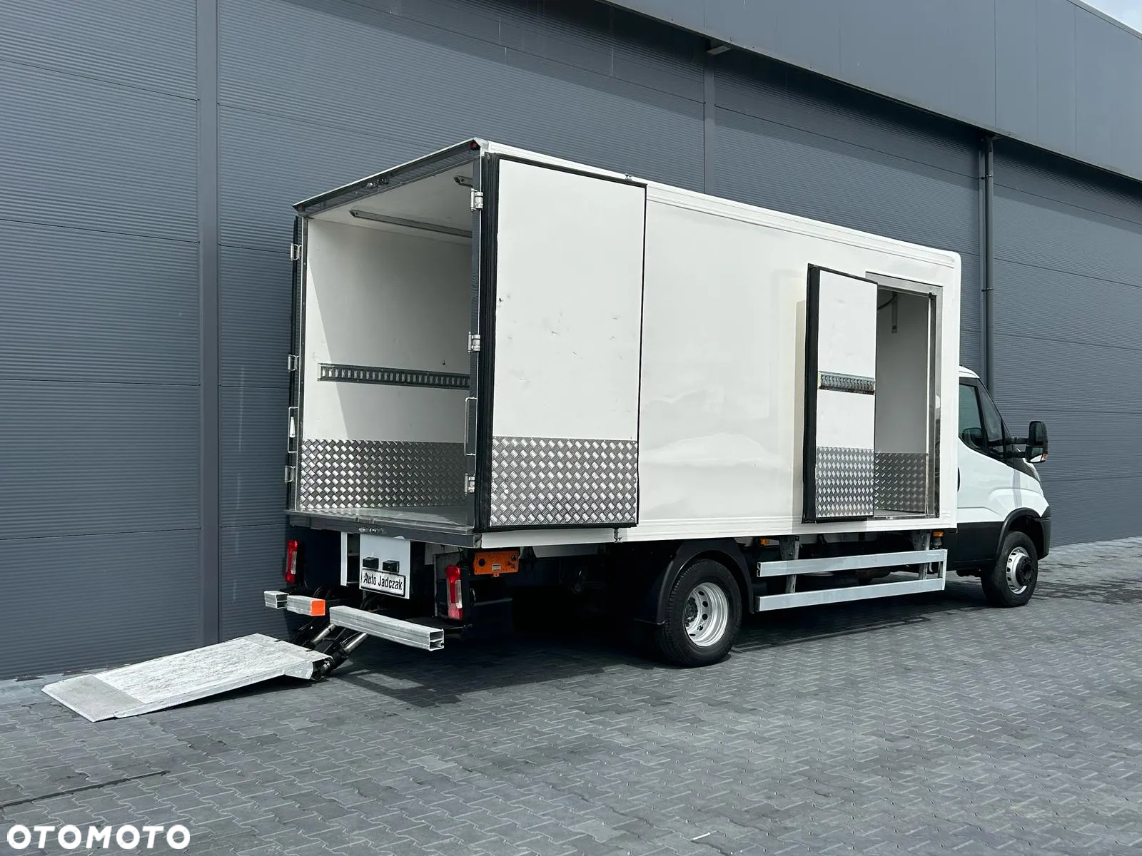 Iveco Daily 70C15 3.0 HPI Chłodnia Mroźnia 9 palet + winda 1000kg **Bez Adblue**Climatronic**Sprowadzony**2016R** - 7
