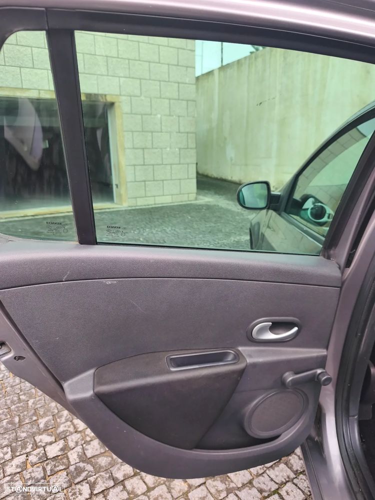 Renault Clio Break - 12