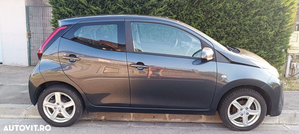 Toyota Aygo x-play - 3