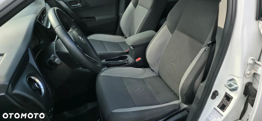 Toyota Auris 1.4 D-4D Premium - 19