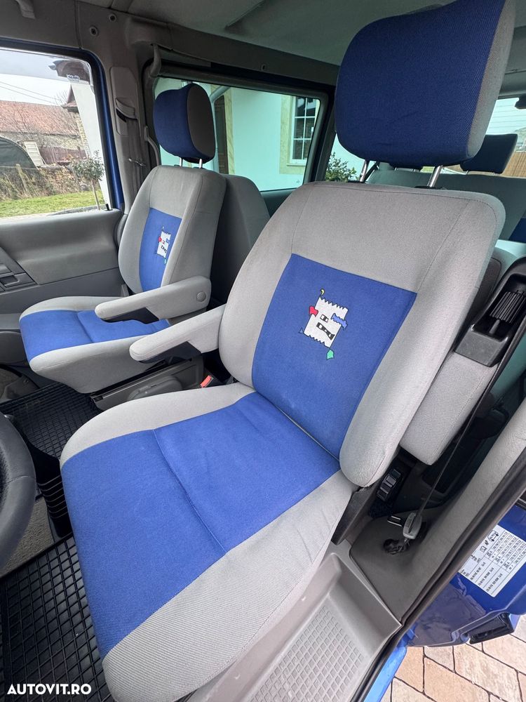 Volkswagen Multivan - 12