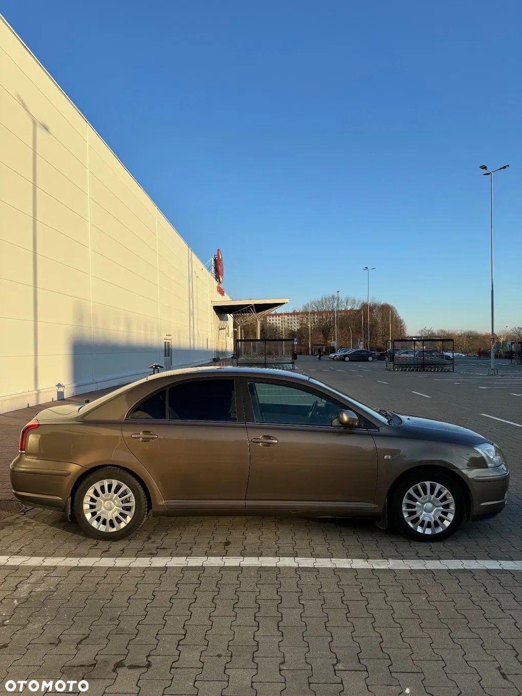 Toyota Avensis 2.0 D-4D High - 1