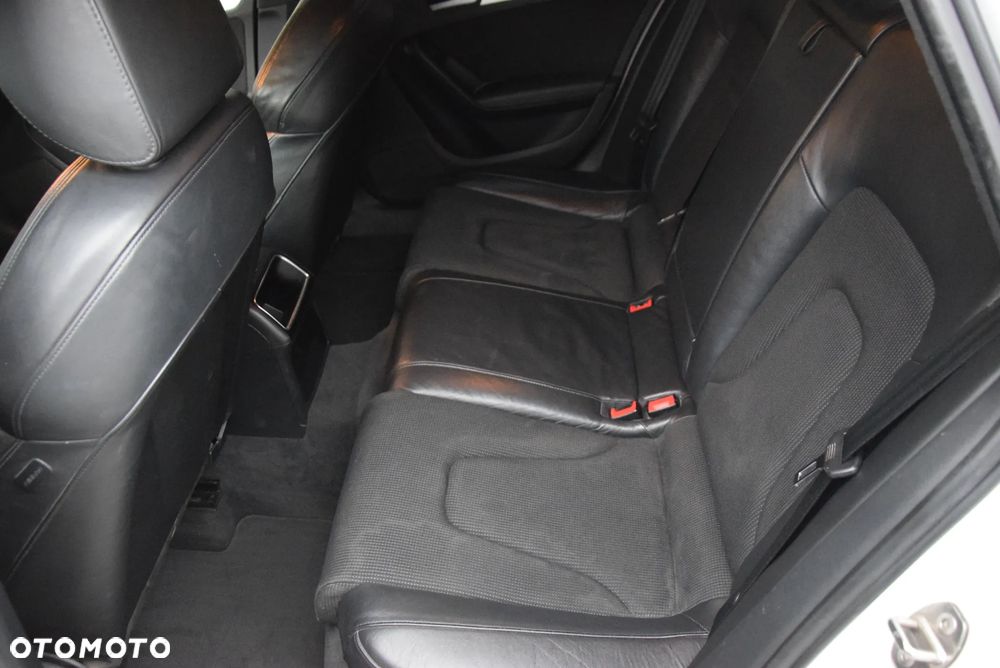 Audi A4 Limousine - 17