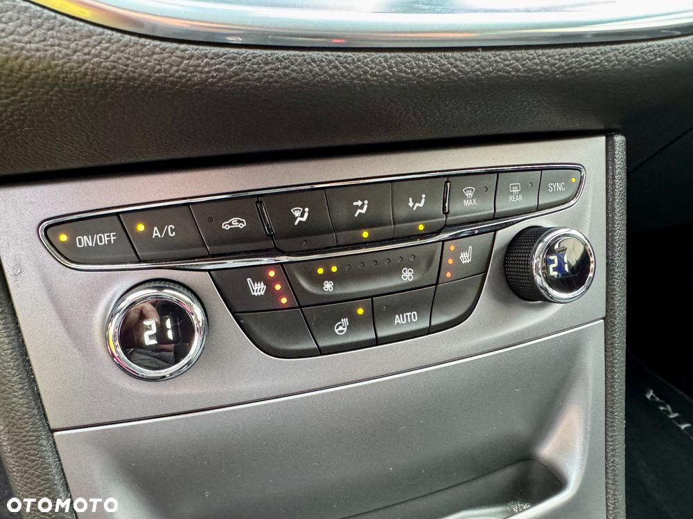 Opel Astra 1.4 Turbo Business - 20