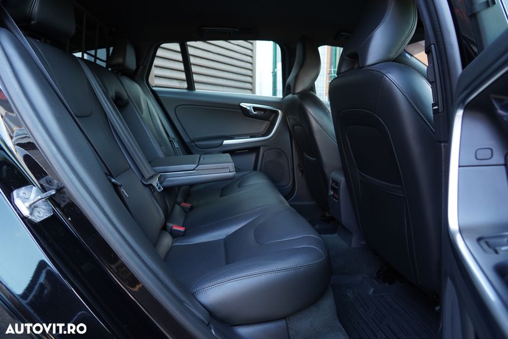 Volvo V60 D4 Geartronic Summum - 29