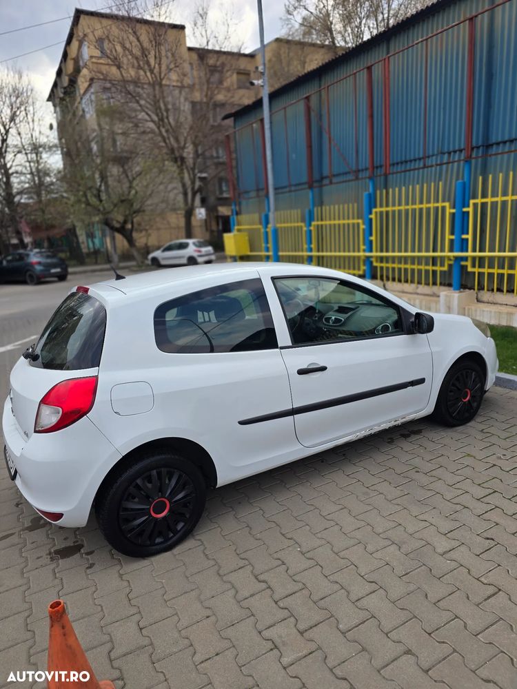 Renault Clio III 1.5 dCi Dynamique - 4
