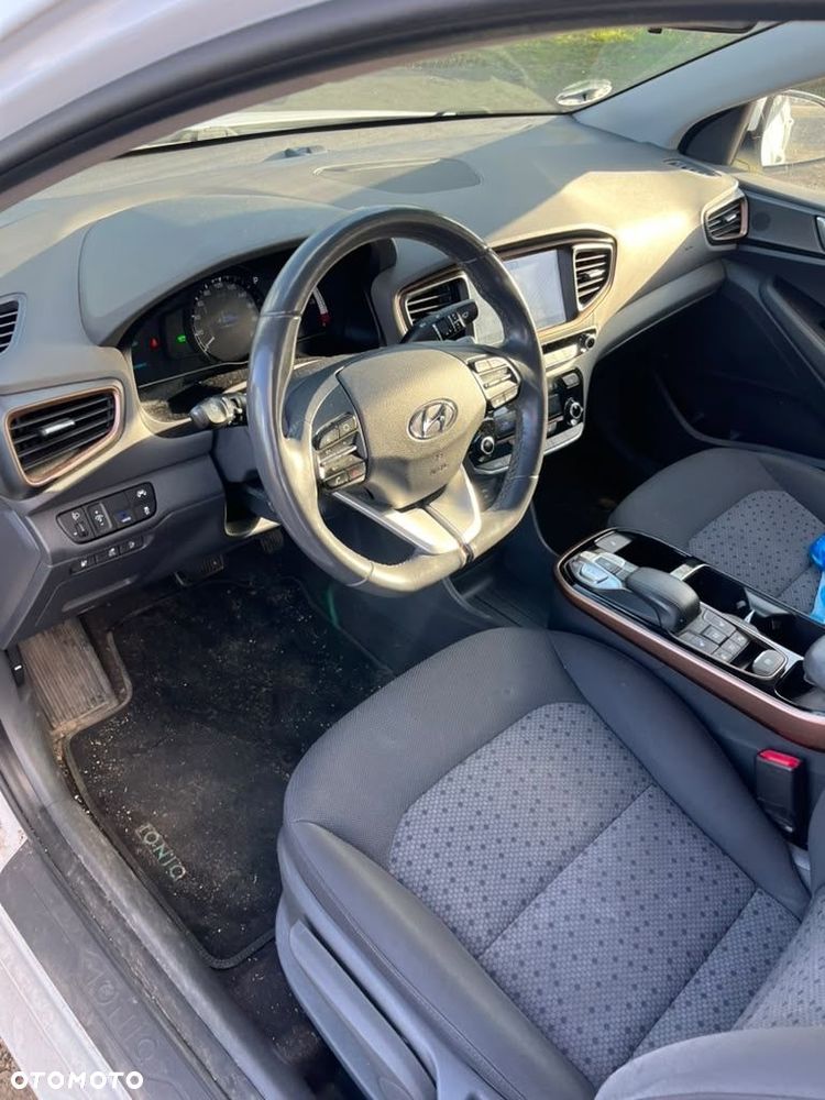 Hyundai IONIQ - 9