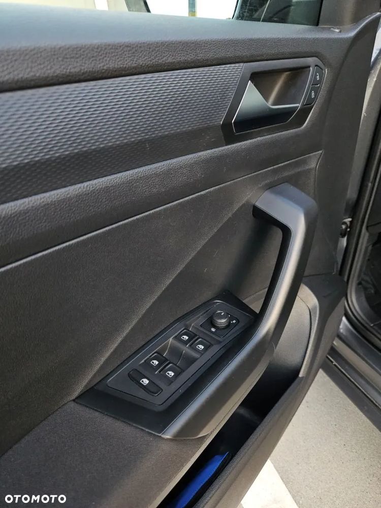 Volkswagen T-Roc 1.0 TSI - 11