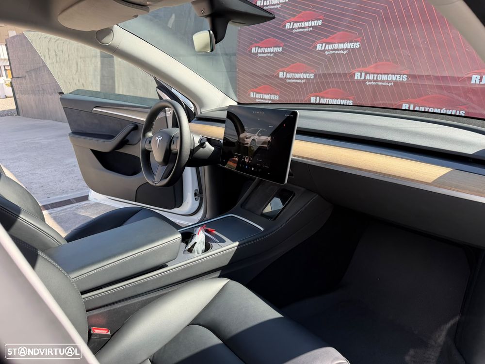 Tesla Model Y Long Range Tração Integral - 24