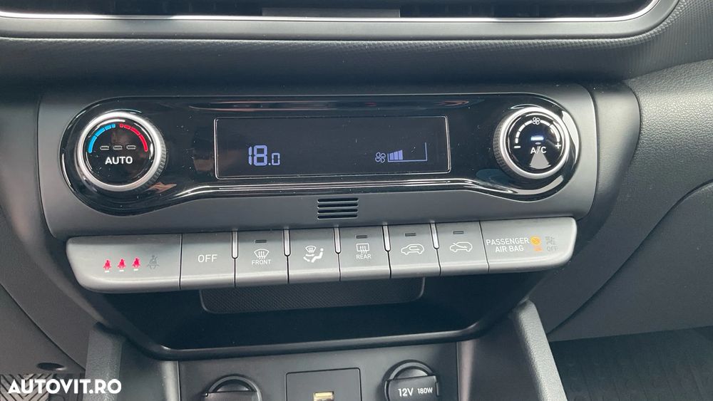 Hyundai KONA - 35
