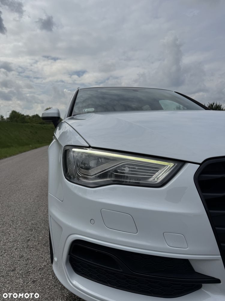 Audi A3 Sportback 2.0 TDI (clean diesel) quattro S tronic S line Sportpaket - 10