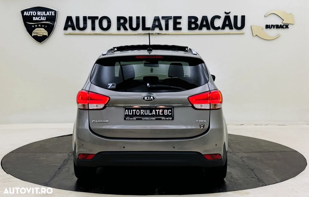 Kia Carens - 11