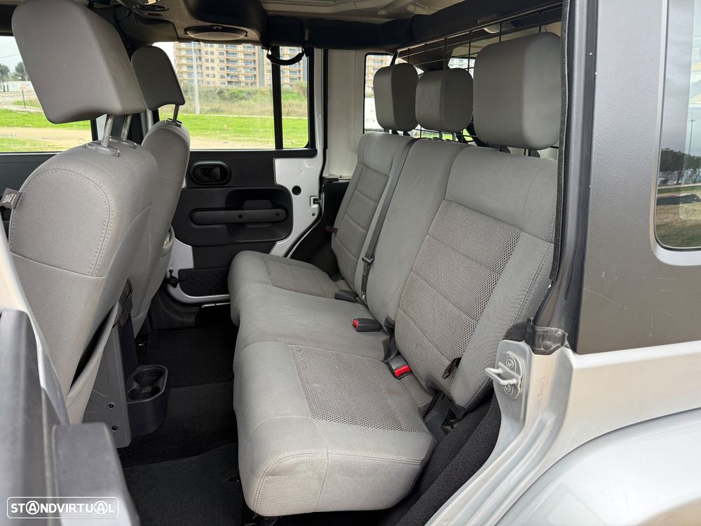 Jeep Wrangler Unlimited 2.8 CRD ATX Sahara - 15