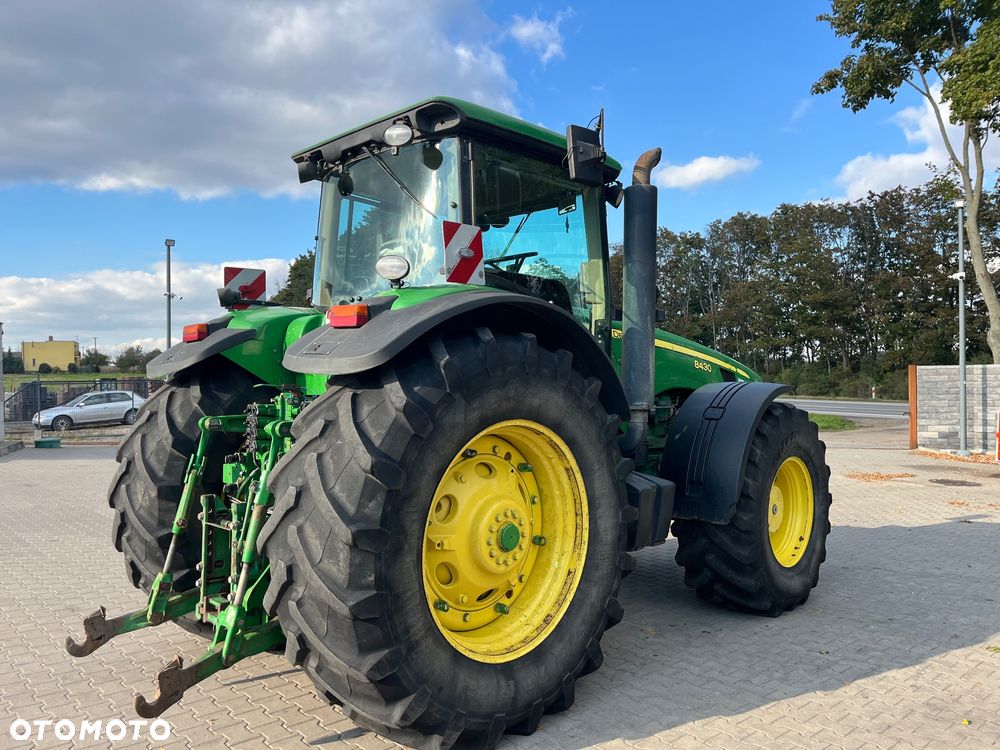 John Deere 8430 - 13