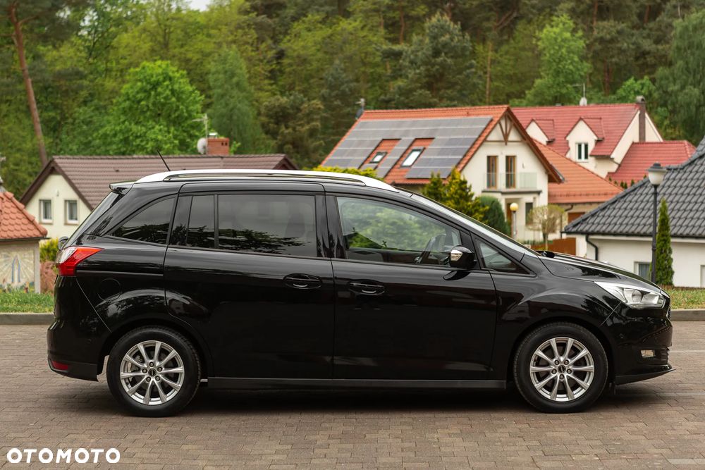 Ford Grand C-MAX - 11