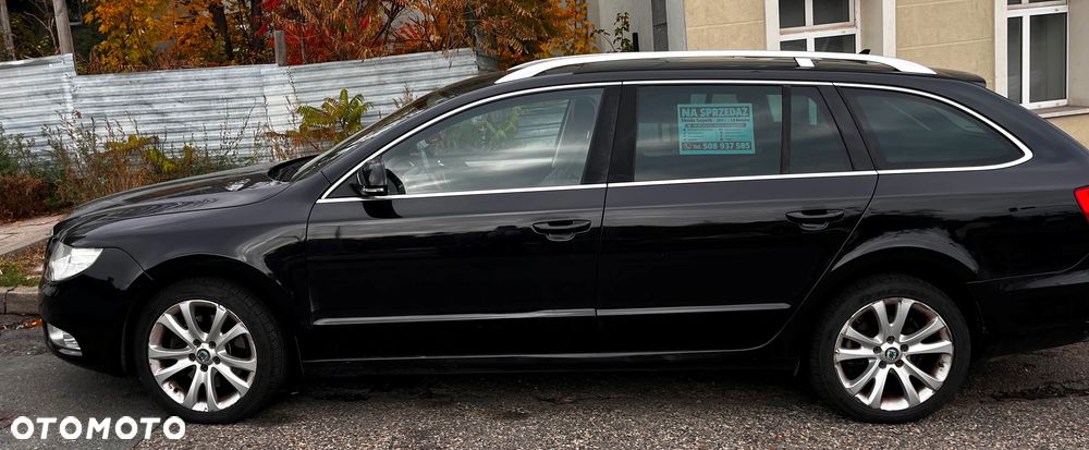 Skoda Superb 2011 photo 2