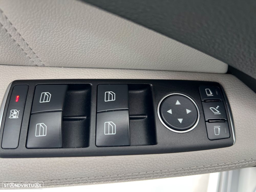 Mercedes-Benz E 200 CGi Avantgarde BlueEfficiency Auto - 26
