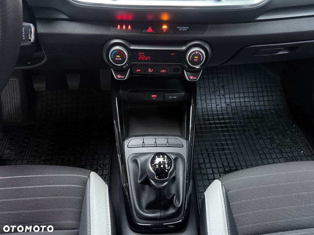 Kia Stonic 1.2 L - 21