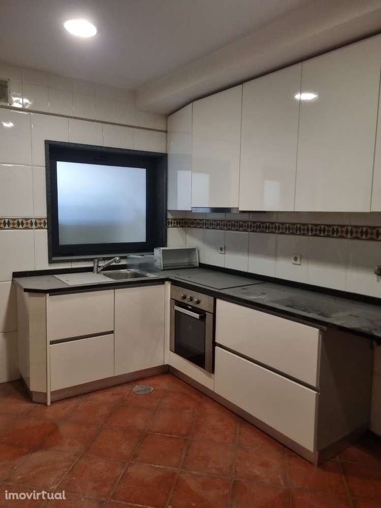 T1 Paredes [estação ) - Grande imagem: 4/9