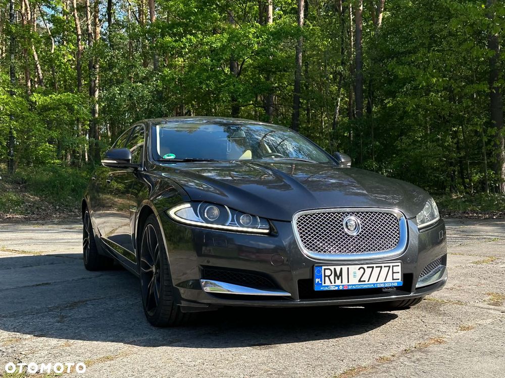 Jaguar XF 2.2 D Premium Luxury - 9