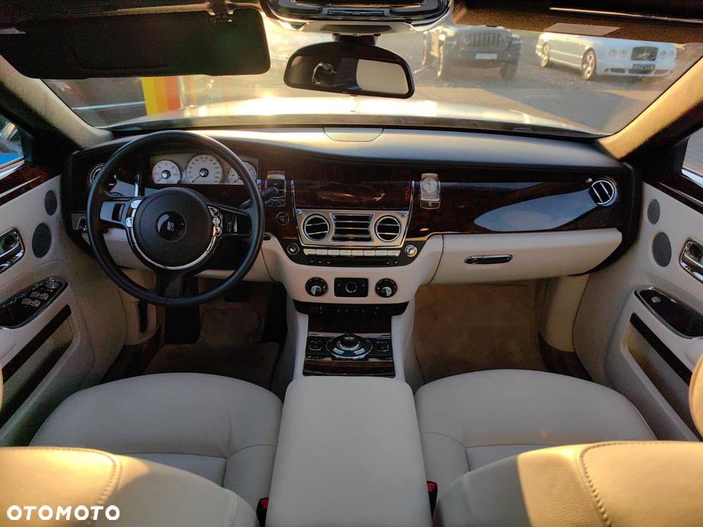 Rolls-Royce Ghost Standard - 25