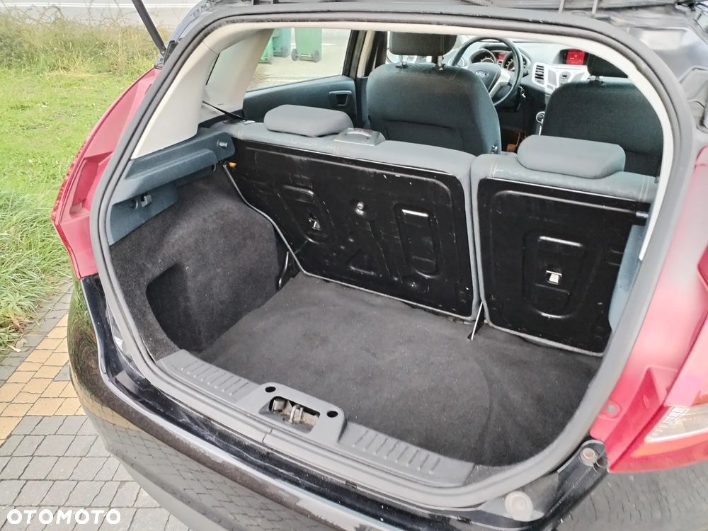 Ford Fiesta - 23
