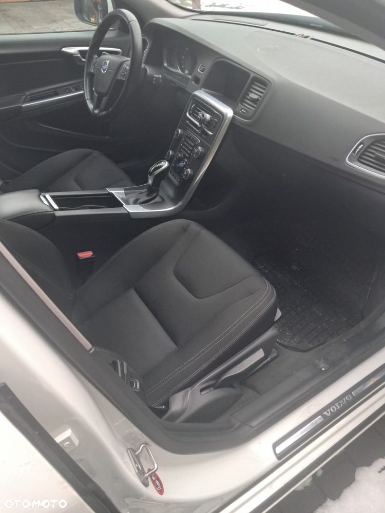 Volvo V60 - 10