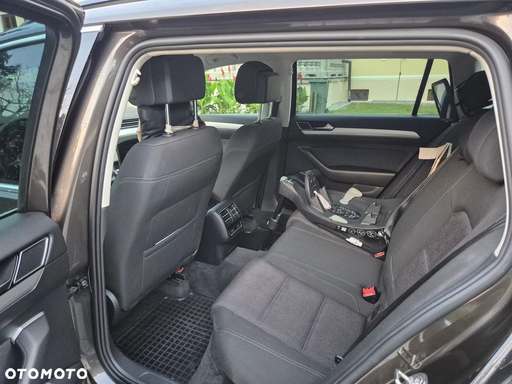 Volkswagen Passat 2.0 TDI BMT Highline - 11