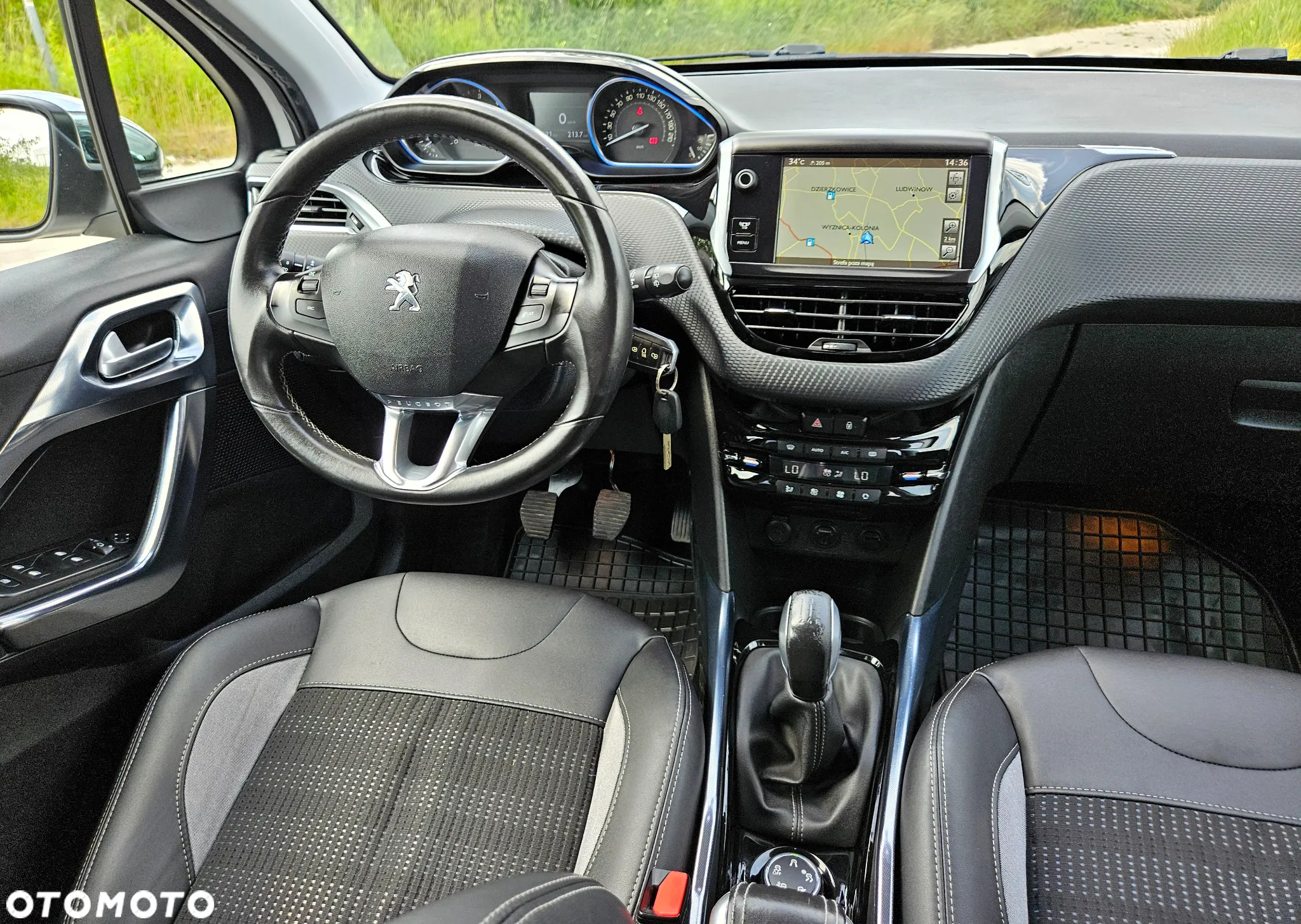 Peugeot 2008 1.6 e-HDi Allure S&S - 17