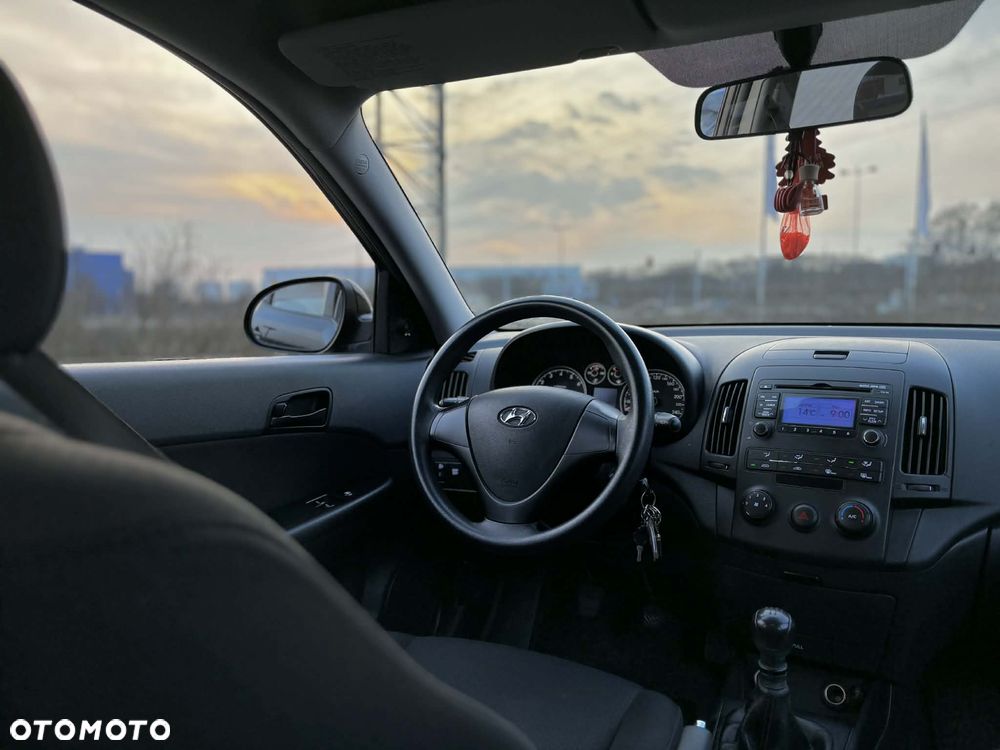 Hyundai i30 1.4 Base + - 20