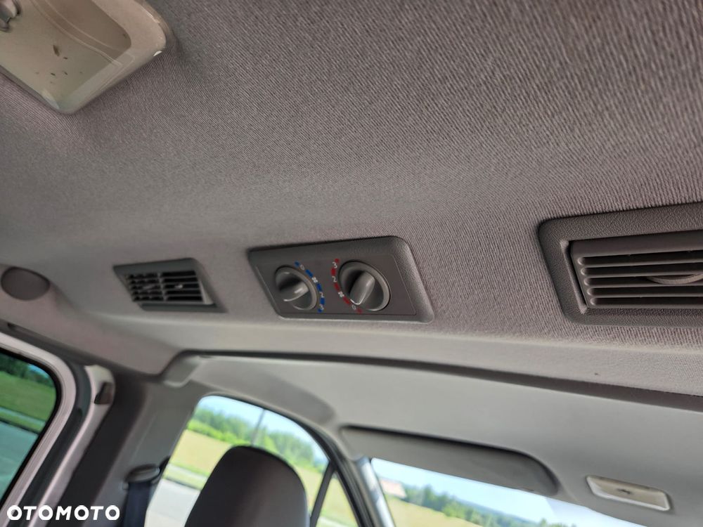 Opel Vivaro - 11