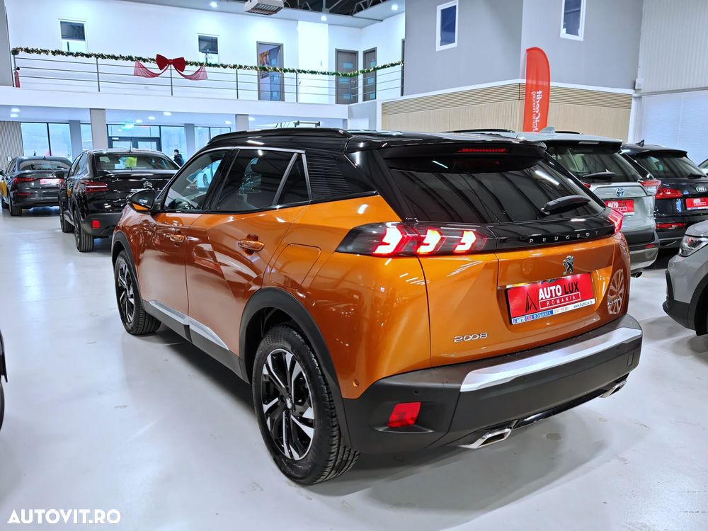 Peugeot 2008 PureTech 130 EAT8 GT - 4