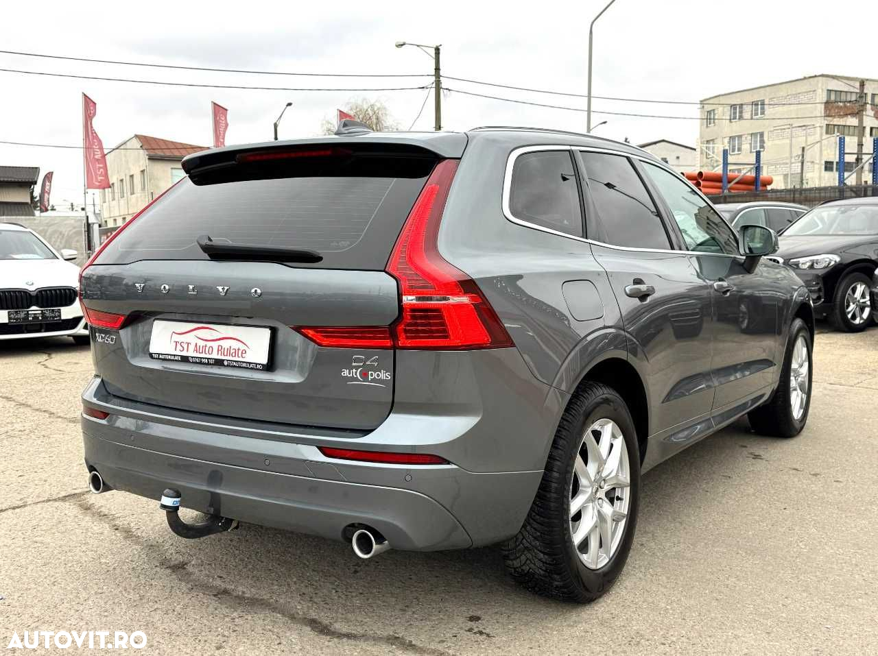 Volvo XC 60 D4 Momentum - 8
