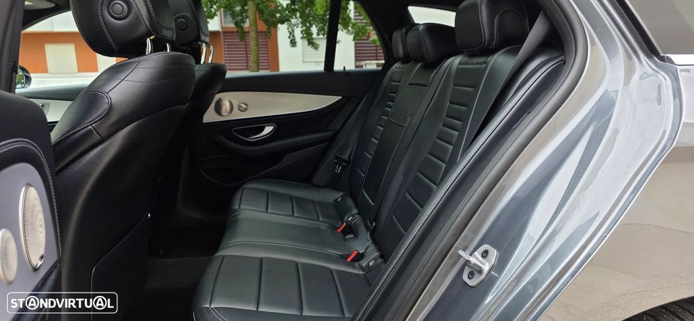 Mercedes-Benz E 300 de AMG Line 4Matic - 11