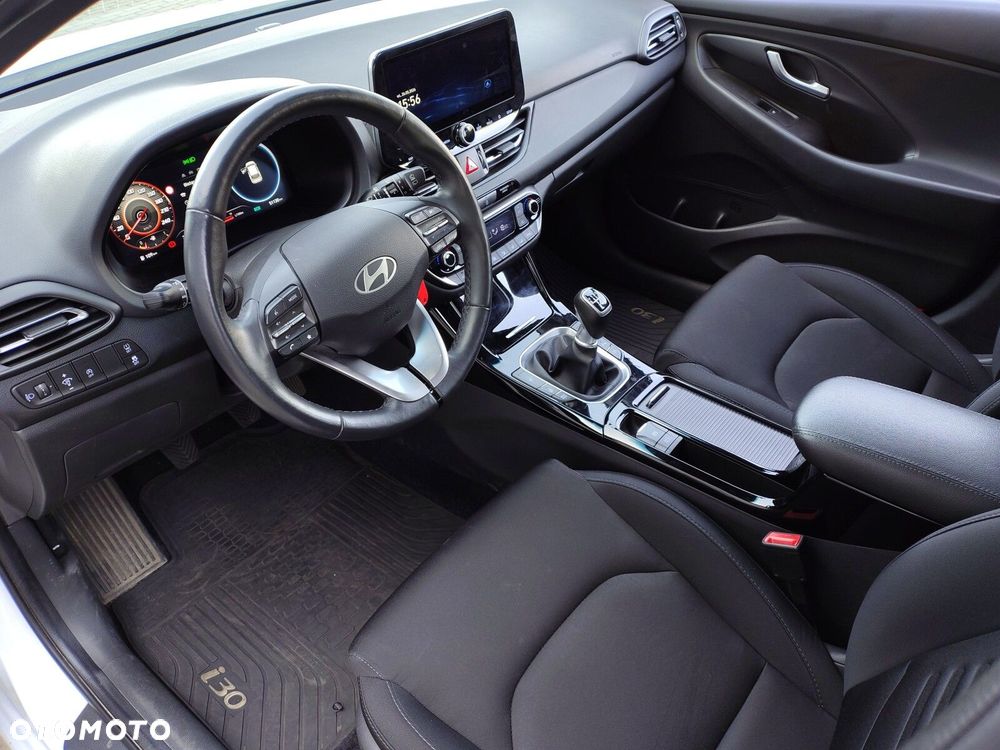 Hyundai i30 1.5 T-GDI 48V Smart - 14