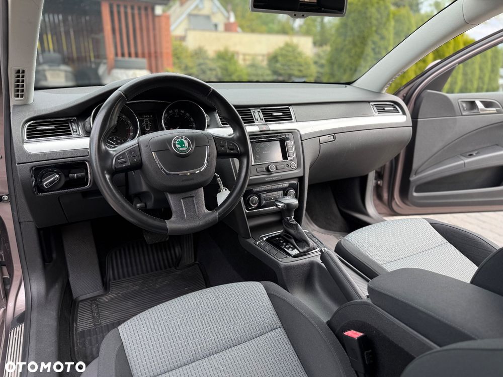Skoda Superb 2.0 TDI DSG Elegance - 15