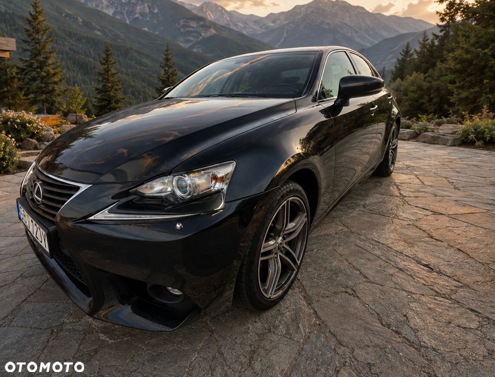 Lexus IS 300h Elegance - 3
