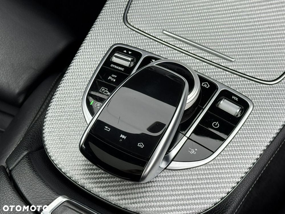 Mercedes-Benz Klasa E 200 4-Matic AMG - 41